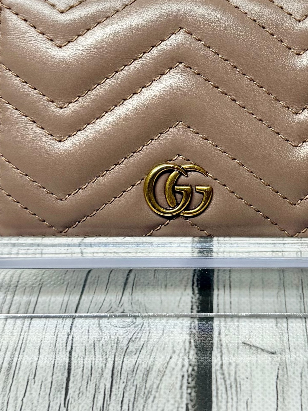 PRE LOVED GUCCI GG Marmont Quilted Leather Bifold Wallet Taupe - Picture 3 of 8